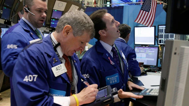 Oil prices fall on global economic worries