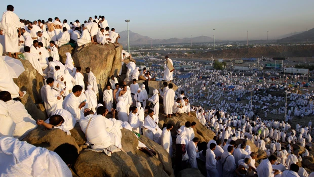 Arabs leave politics behind to perform Haj