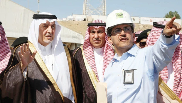 Makkah governor: Help me catch land thieves