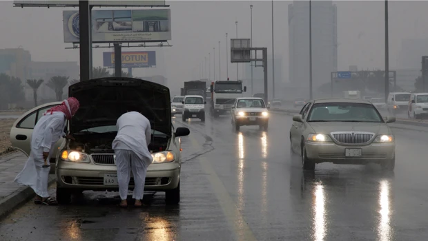 Daylong rains, hailstorm bring Riyadh to standstill