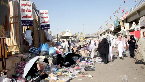 Street peddlers pose security risk in Mina