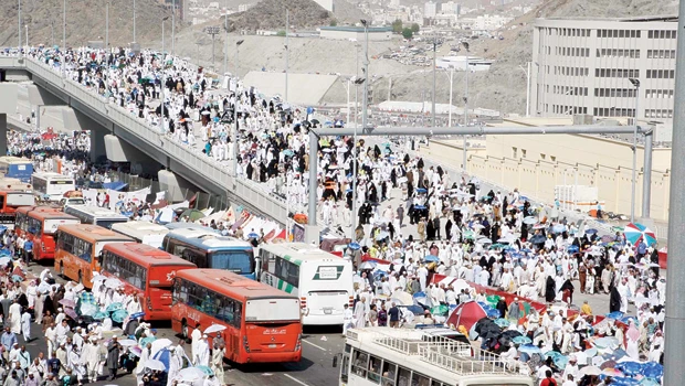 Pilgrims stream out of Makkah