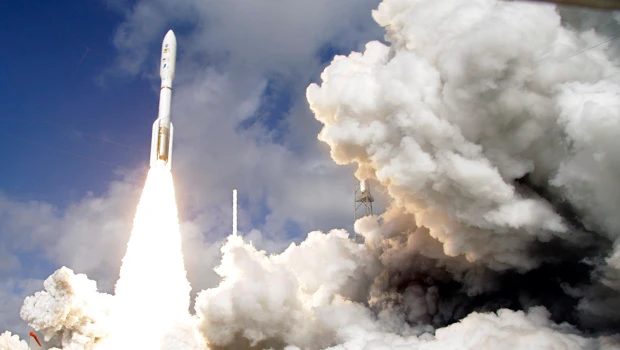 NASA launches super-size rover to Mars