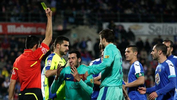Barca suffers first defeat, Real win derby