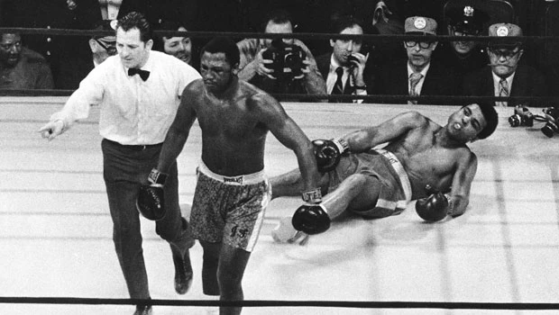 Boxing great Joe Frazier dies after cancer fight
