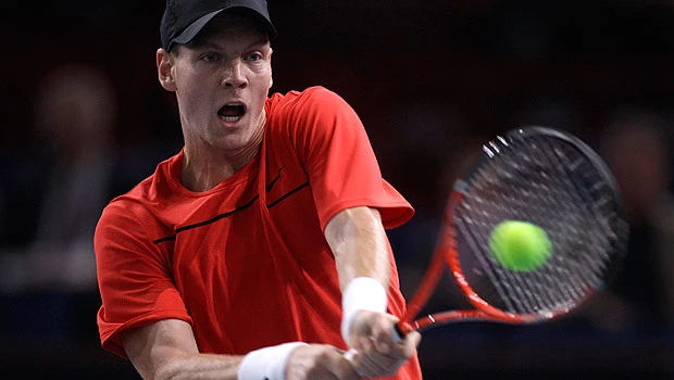 Berdych beats Verdasco to advance in Paris