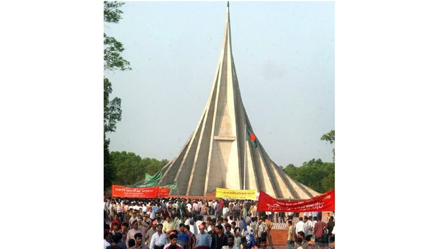 Bangladesh asks Pakistan to apologize for war