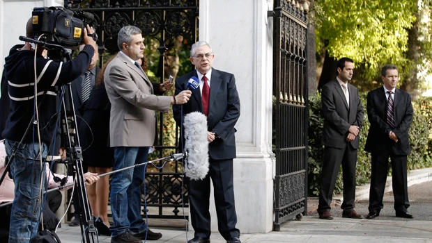 Greece names Papademos to lead salvation coalition
