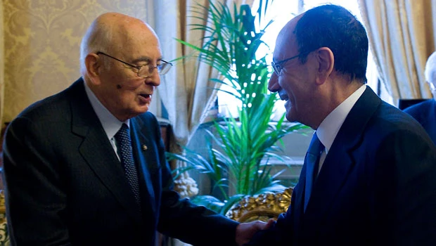 Italian president races to appoint new government