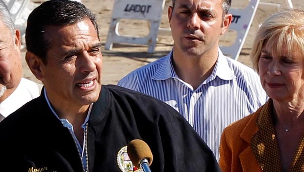 Mayor: Occupy LA must leave City Hall camp Monday