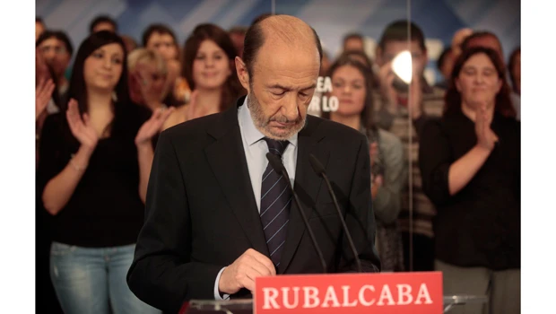 Spain tilts to the right as voters oust Socialists