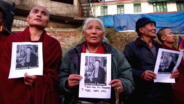 11th Tibetan sets herself on fire in China