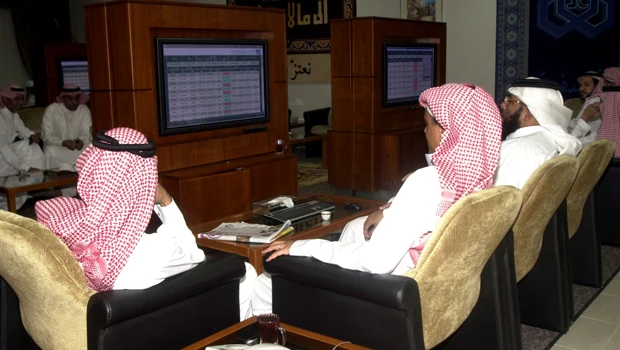 Saudi investors keep an eye on Q4 results, budget