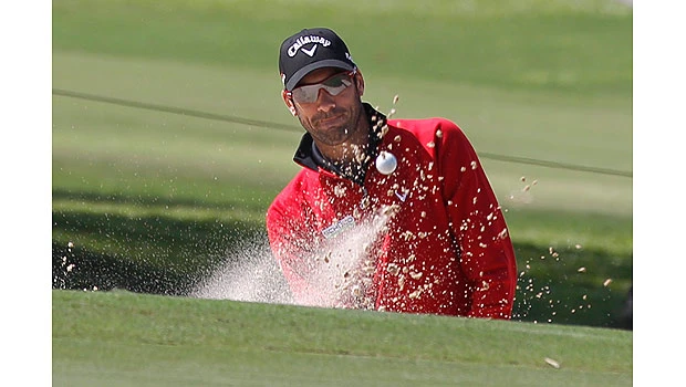 Fading McIlroy keeps share of HK Open lead