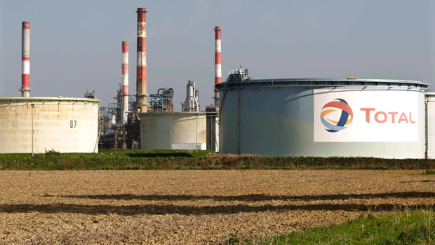 Oil price wavers as Europe responds to S&P warning