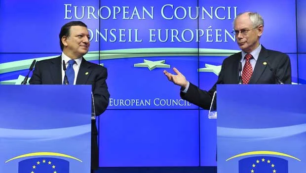 New treaty to save euro splits European Union