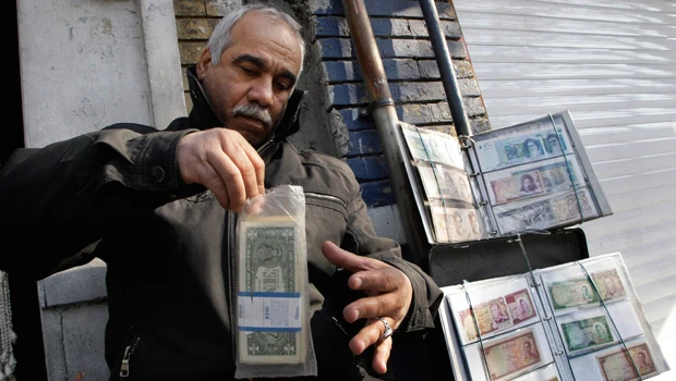 Inflation sends Iran's rial to record low