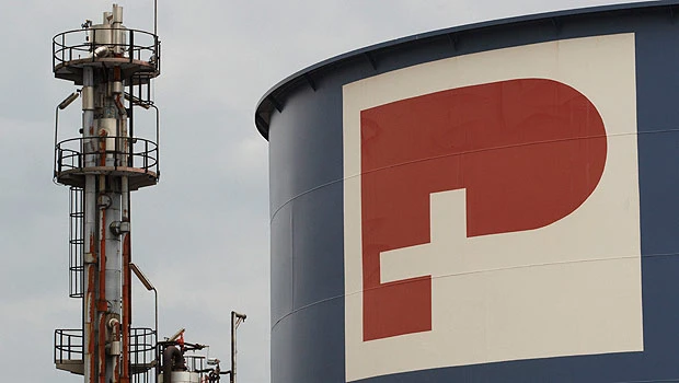 Petroplus tumbles as $1bn credit facility frozen