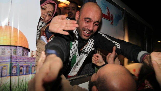 Israel completes swap for captured soldier
