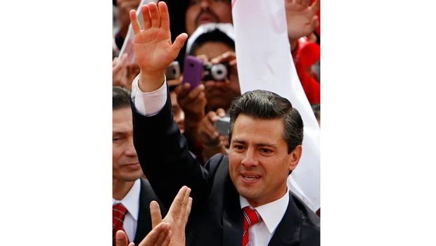 Mexico top presidential contender can’t name books