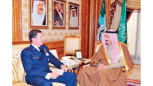 Prince Salman receives Shoura members