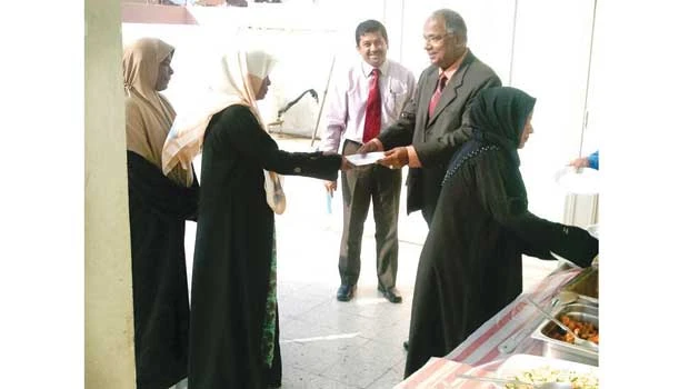Sri Lankan maids honored on Migrants Day