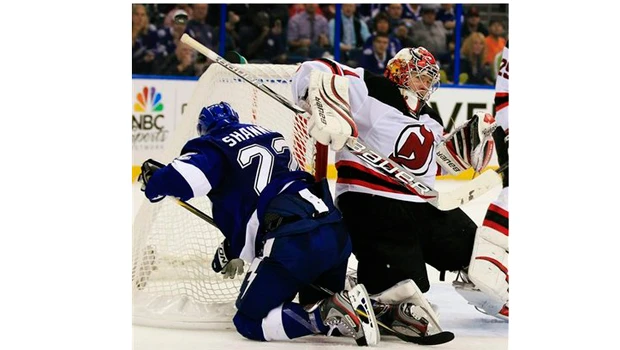 Devils hang on for win over Lightning
