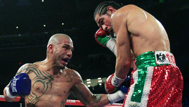 Cotto stops Margarito by TKO