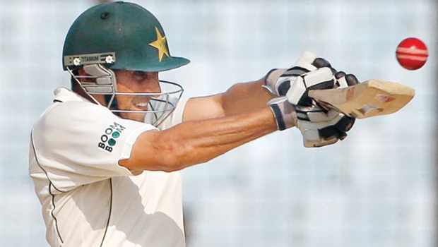 Pakistan leads Bangladesh by 280 runs in 1st Test