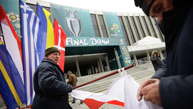 Euro 2012 teams hope to avoid Spain in draw