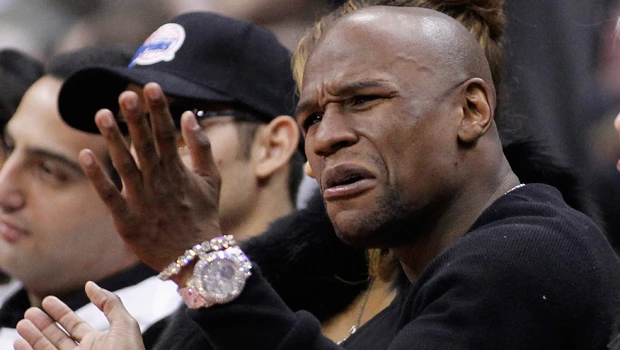 Boxer Mayweather pleads no contest to battery charge