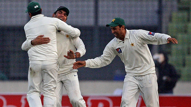 Pakistan on top despite Shakib's all-round efforts