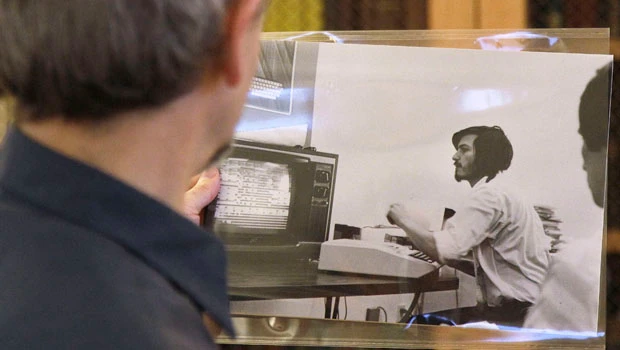 Stanford archives offer window into Apple origins