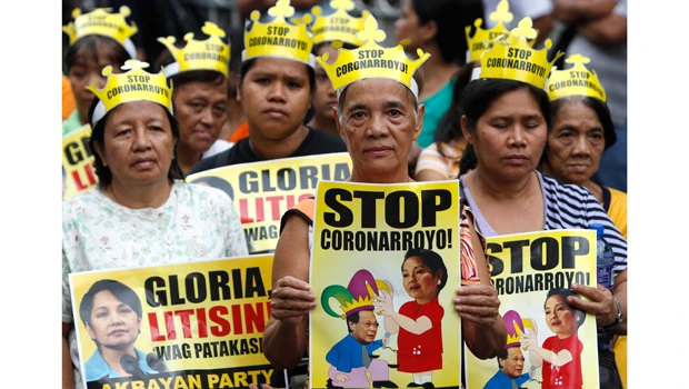 Philippine court orders Arroyo transferred to government hospital
