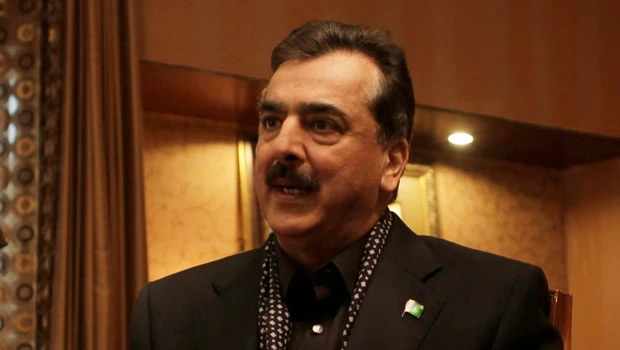 Pakistani PM seeks to dispel rumors of army rift