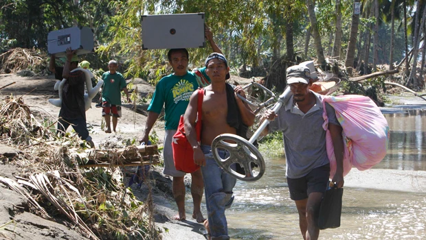 Philippine storm toll exceeds 650; 800 missing