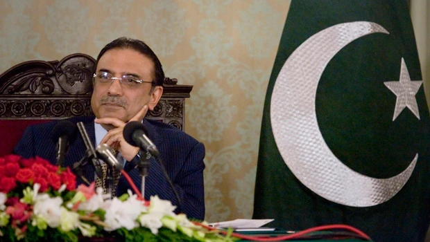 Pakistan's ‘memogate’ case hearing opens; Zardari back home