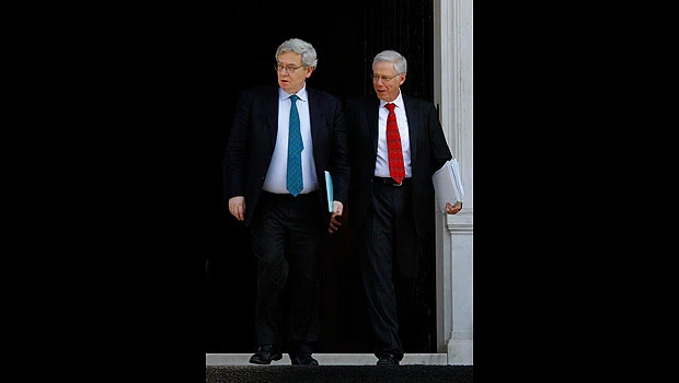 Greece's creditors leave Athens, talks to continue