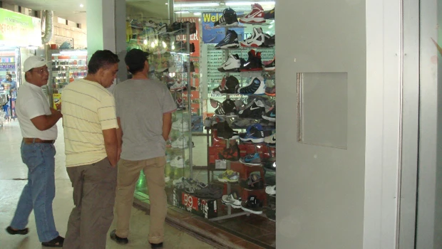 All roads lead to Batha for OFWs on weekends