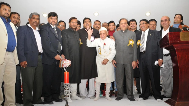 Indo-Pak expats relish beauty of poetry