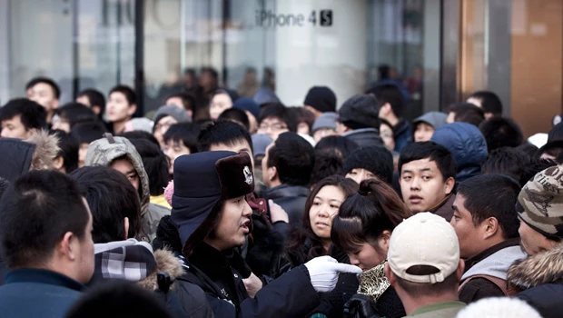 Beijing Apple store egged after iPhone delay