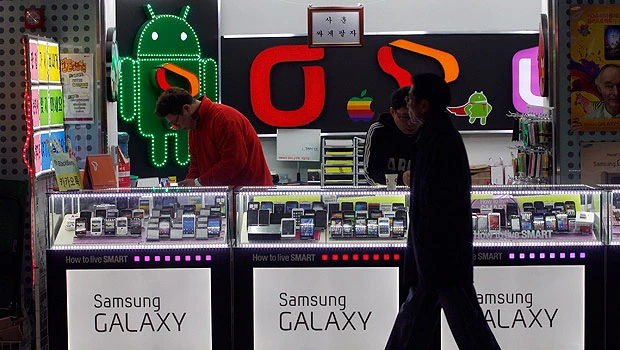 Smartphones power Samsung to record $4.5bn Q4 profit