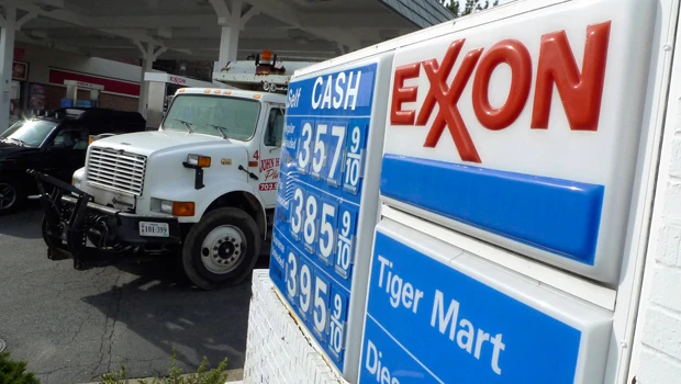 Higher oil prices boost Exxon Q4 profit
