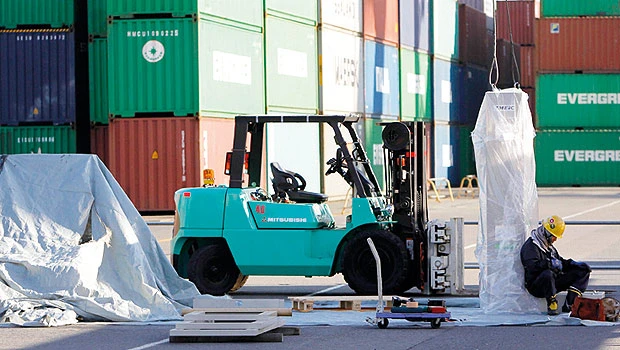 Global trade drying up, says survey of professional accountants