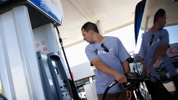 Oil prices below $99 on new Europe debt concerns