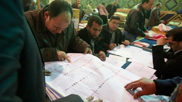 Salafis approach secular rivals in Egypt