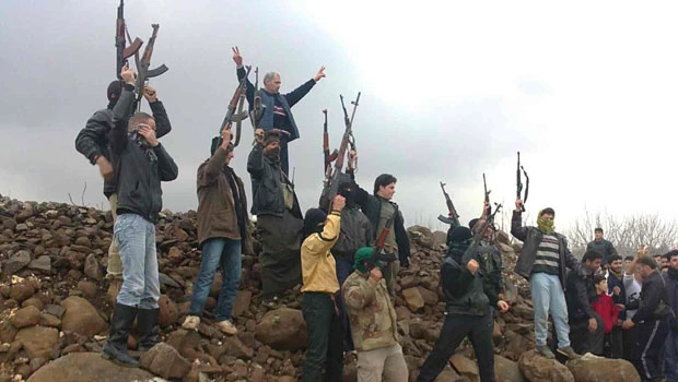 Battles go on around Damascus