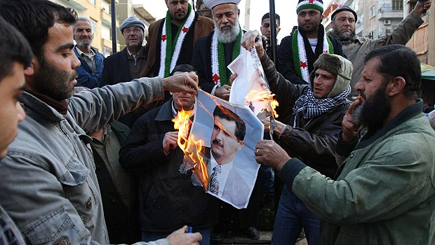 Officials: Arabs likely to extend Syria mission
