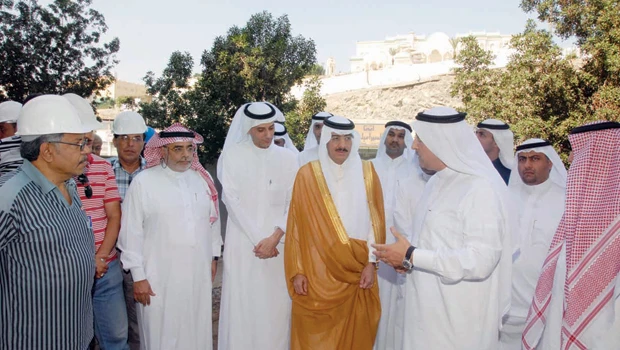 Redouble efforts to serve guests of God, Haj minister tells officials