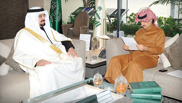 Prince Alwaleed receives letter from Bahrain king
